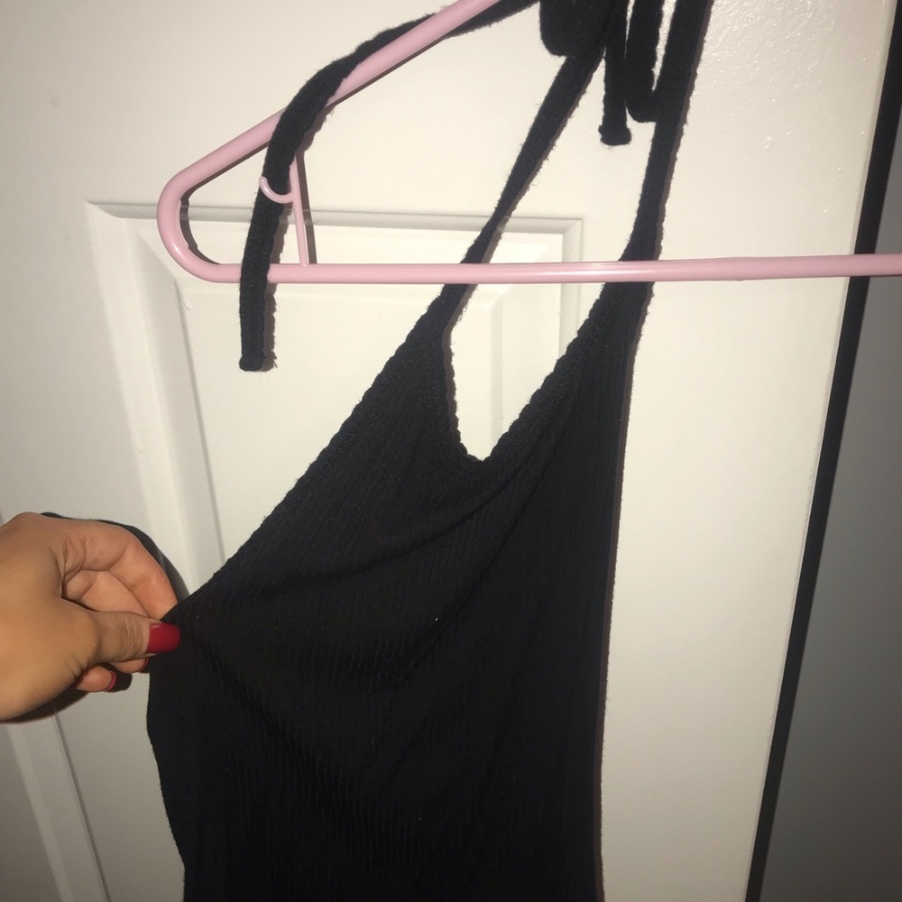 Black crop top halter